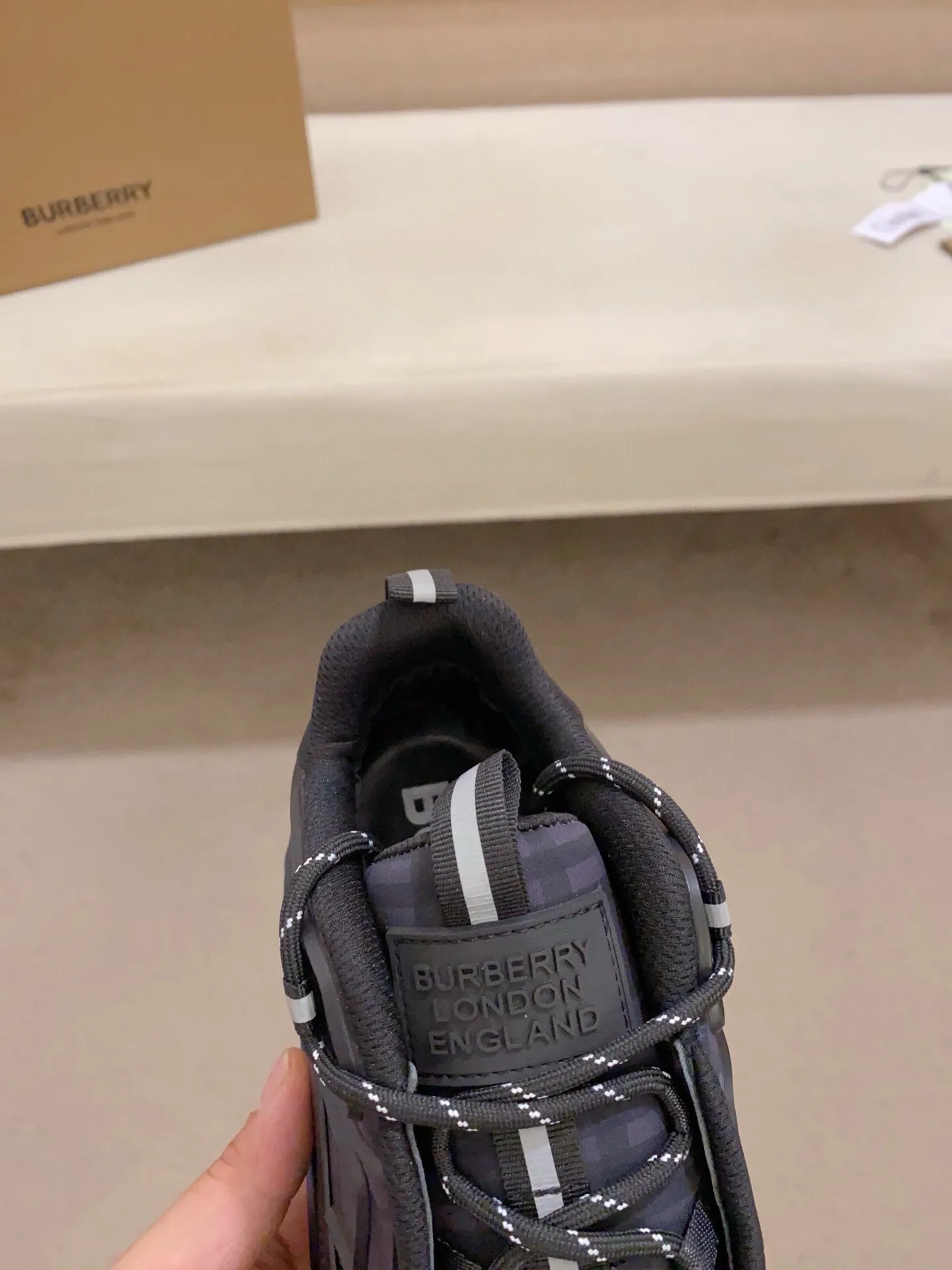 Men's shoes 💰: 680💰🇮🇹🇮🇹BURBERRY top purchasing agents are available simultaneously at the counter. 🔍🔍Synchronized sales. Positive code number: 38-46. Italian imported cowhide, fully imported sheepskin lining, sole: original sole provided by the original factory, exclusive movable molded sole, super comfortable, original factory follow-up goods, 🔍🔍high quality, you can enter and exit the counter at will, welcome to compare